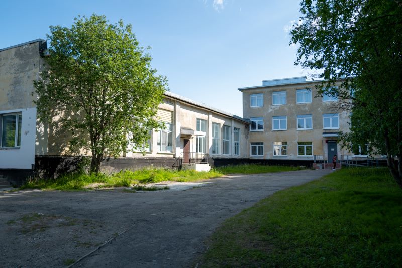 Фотография школы (старое здание, столовая), июль 2023